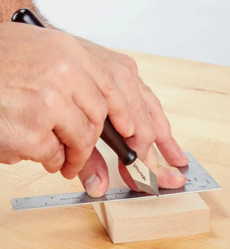 Striking Knife